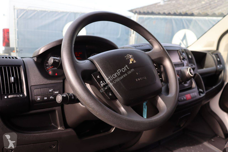 Véhicule utilitaire Peugeot