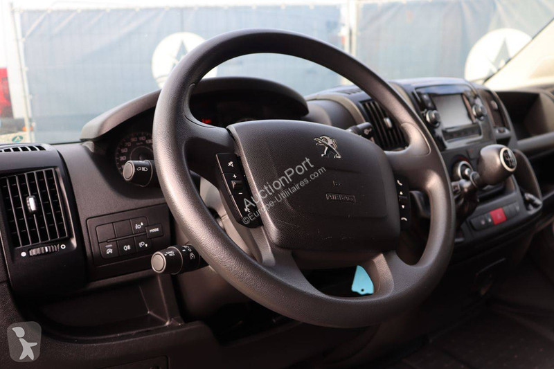 Véhicule utilitaire Peugeot