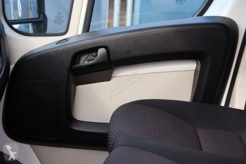 Véhicule utilitaire Peugeot