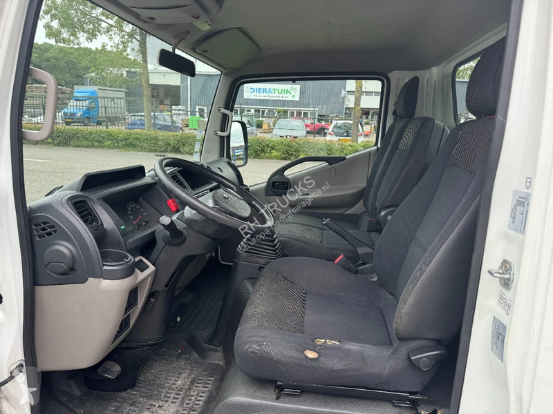 Véhicule utilitaire Nissan UNIT CABSTAR 35.13 +...