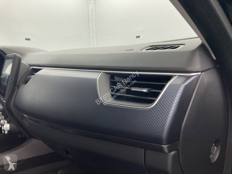 Autoutilitară Renault Arkana mild hybrid 140...