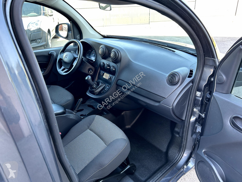 Véhicule utilitaire Mercedes Compact 109 1.5...