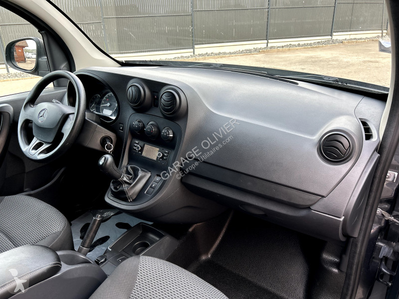 Véhicule utilitaire Mercedes Compact 109 1.5...