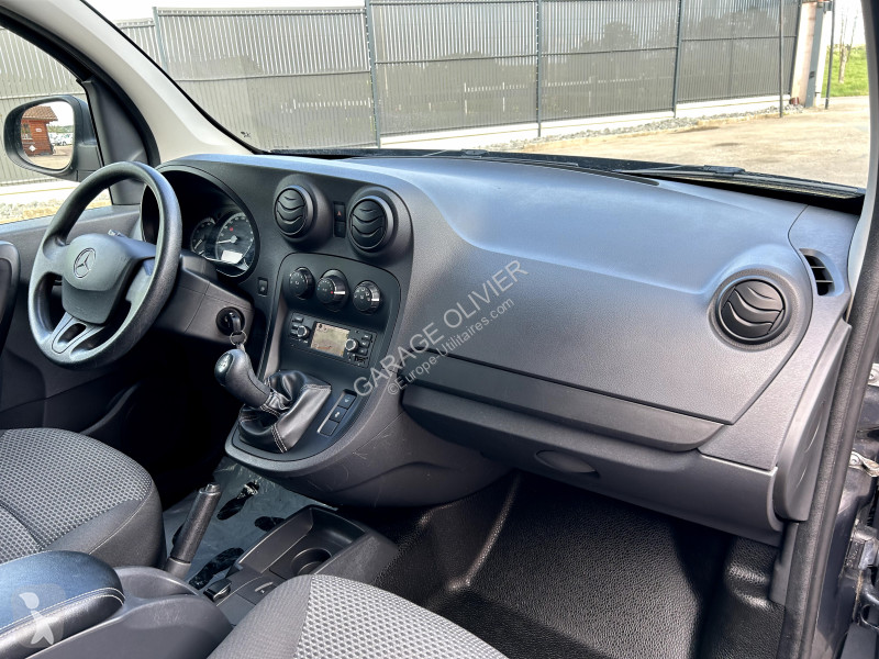 Véhicule utilitaire Mercedes Compact 109 1.5...