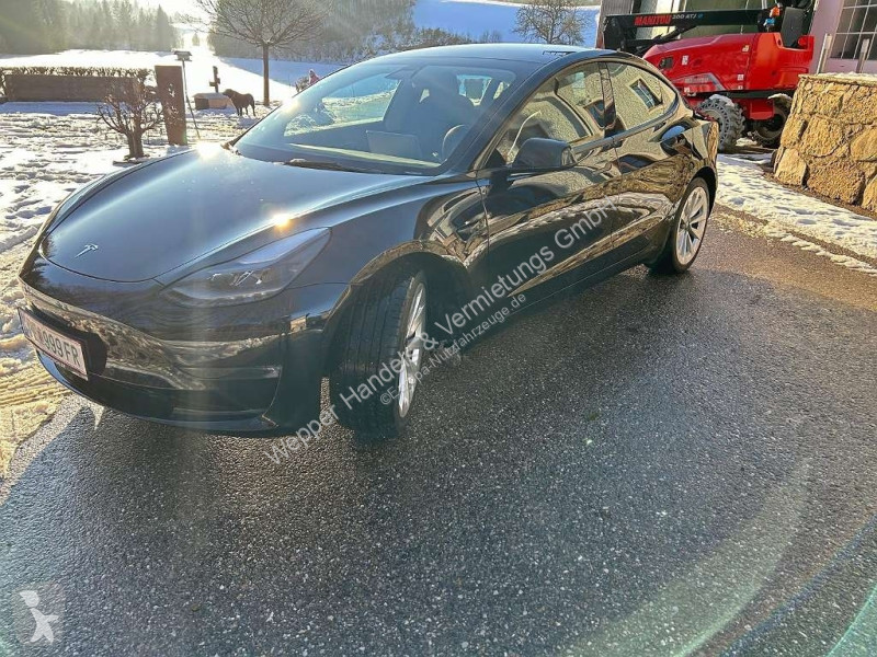 Autoutilitară Tesla