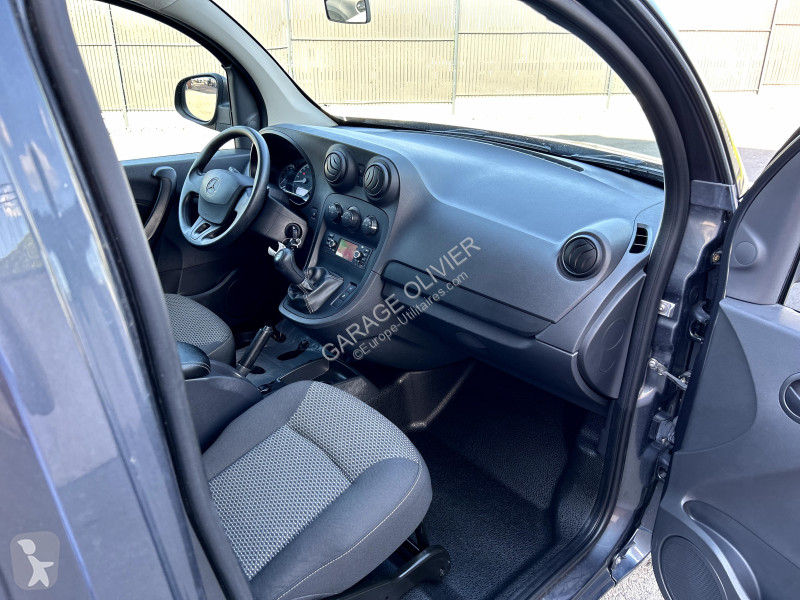 Véhicule utilitaire Mercedes Compact 109 1.5...