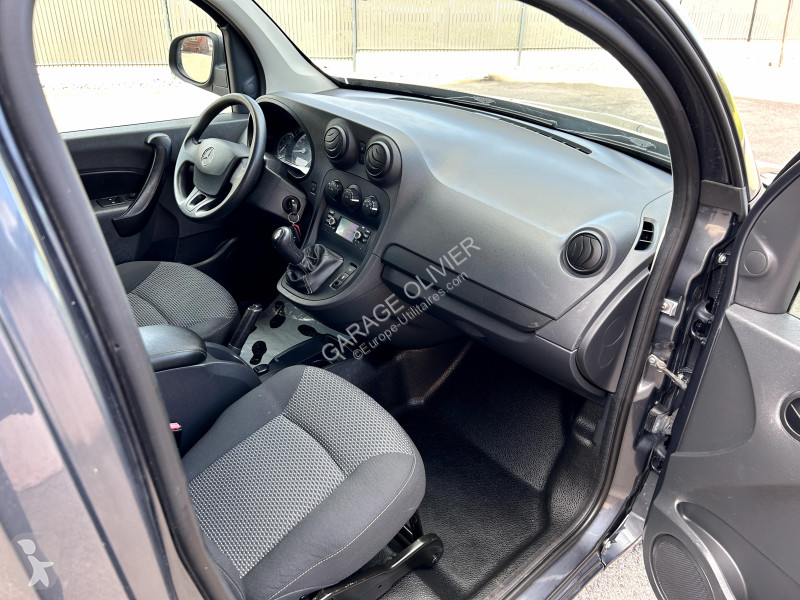 Véhicule utilitaire Mercedes Compact 109 1.5...