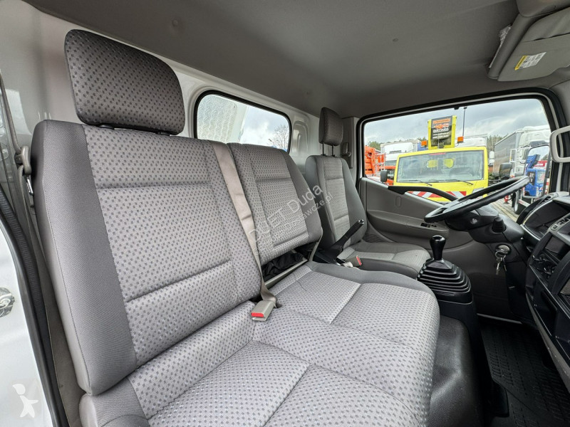 Véhicule utilitaire Nissan