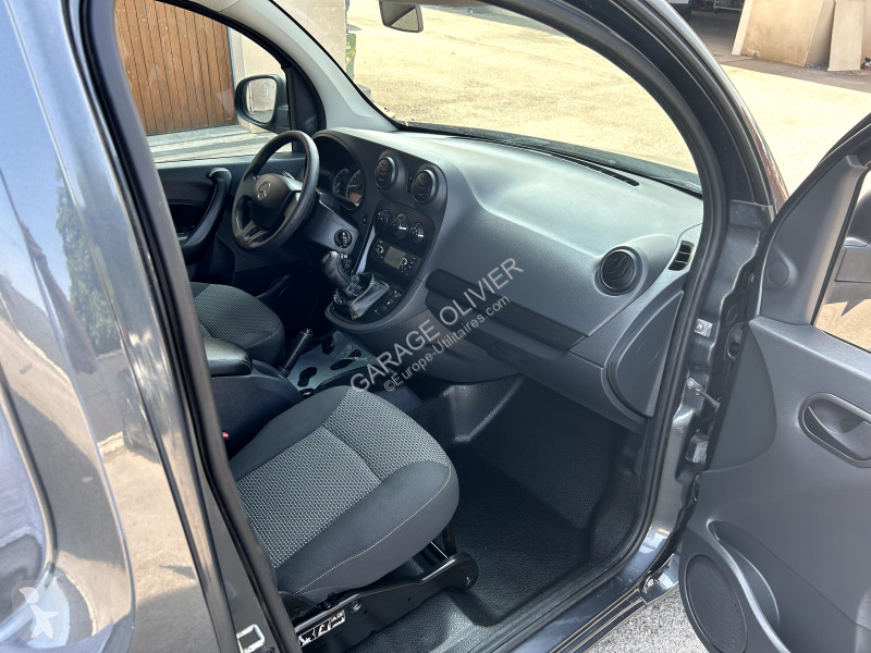 Véhicule utilitaire Mercedes Compact 109 1.5...