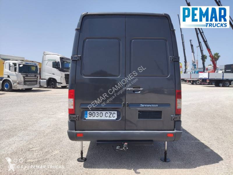 Furgoneta Mercedes