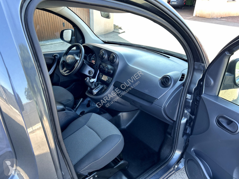 Véhicule utilitaire Mercedes Compact 109 1.5...