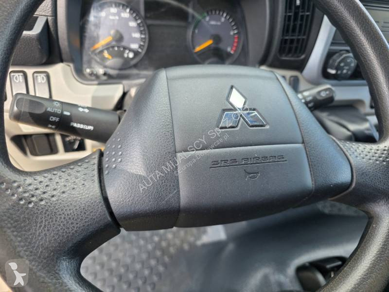 Véhicule utilitaire Mitsubishi Fuso