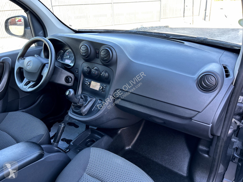 Véhicule utilitaire Mercedes Compact 109 1.5...