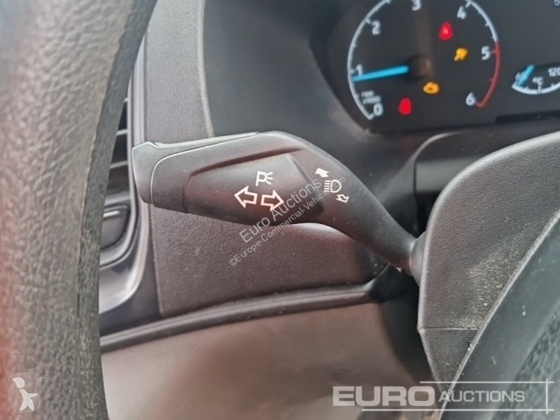 Véhicule utilitaire Ford 350