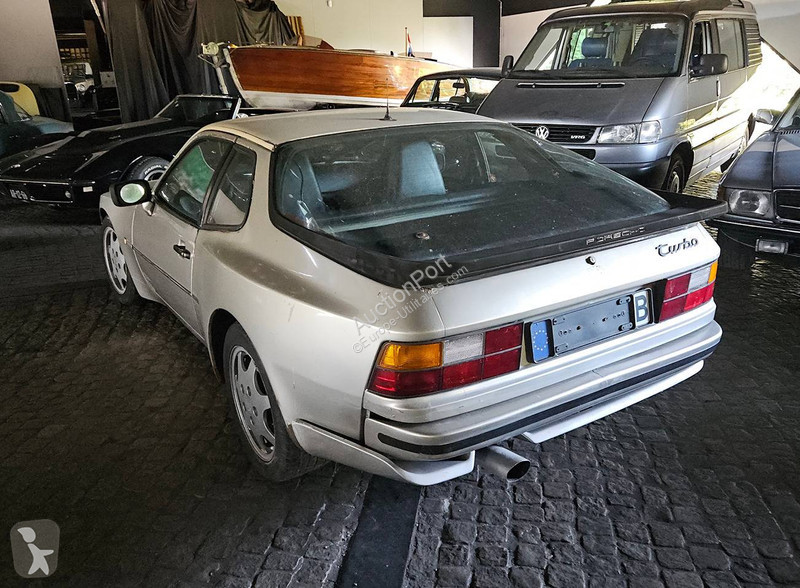 Furgoneta Porsche Turbo 944