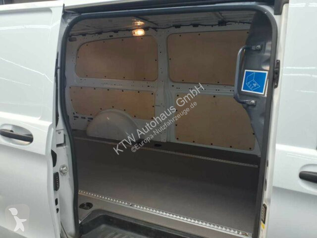 Autoutilitară Mercedes Vito KA...