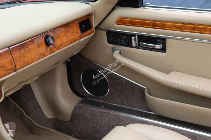 Véhicule utilitaire Jaguar Convertible -S