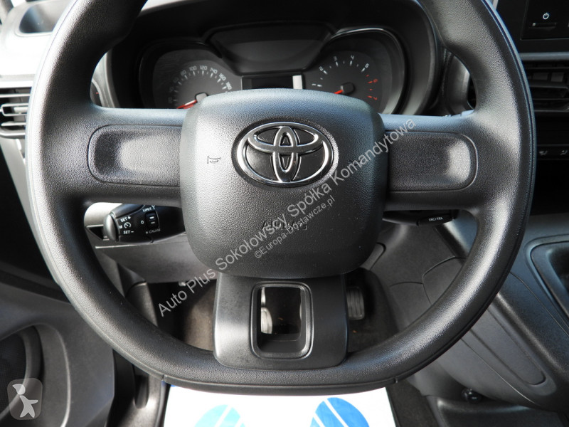 Véhicule utilitaire Toyota CITY