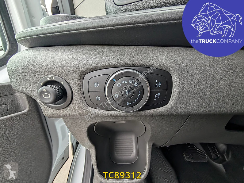 Véhicule utilitaire Ford L2H2 AUTOMATIC GEARBOX...