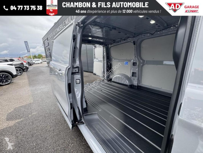 Samochód dostawczy Ford FOURGON 320 L1H1 2.0...