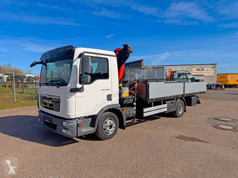 عربة نفعية MAN 8.220 4X2 Pritsche mit Kran...