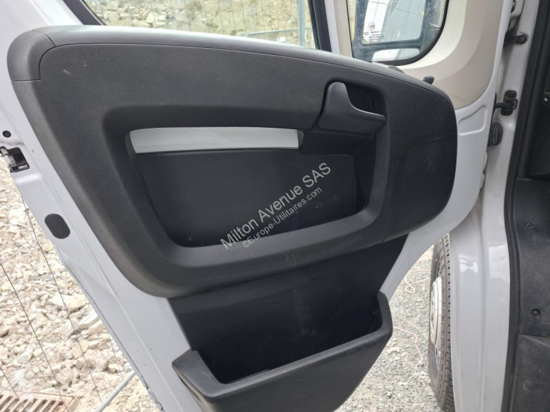 Peugeot BOXER Asphalt 335 L2H2 2.2 BlueHDi 140...