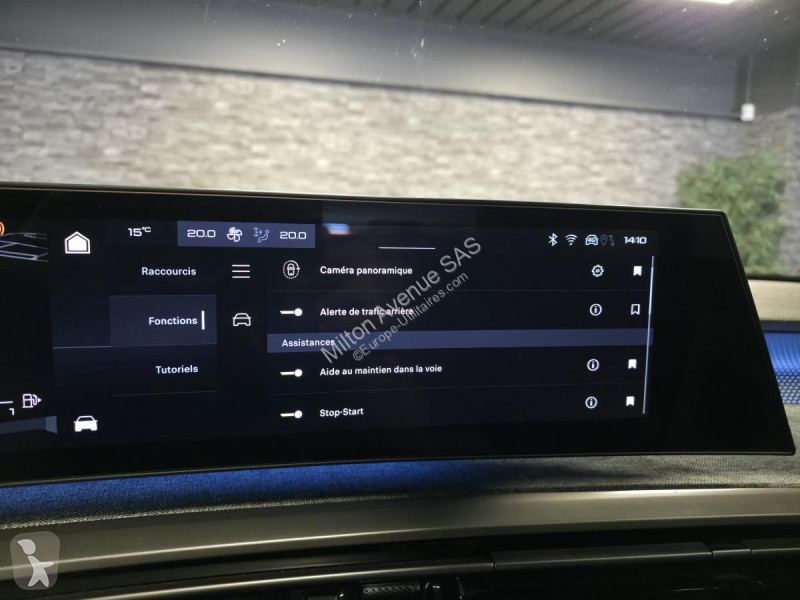 Véhicule utilitaire Peugeot 3008 1.2i Hybrid...