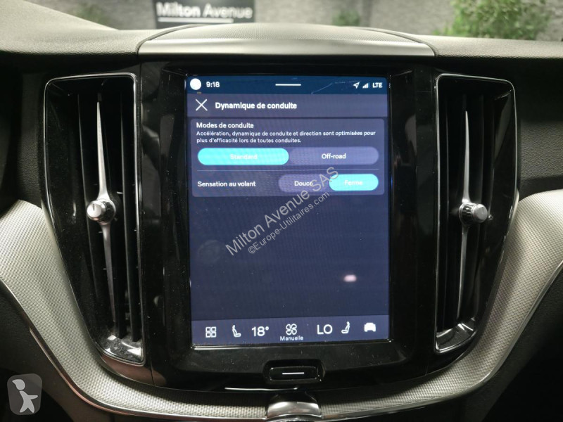 Samochód dostawczy Volvo XC60 B4 Micro-Hybride...