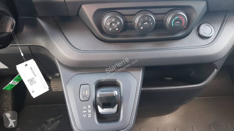 Véhicule utilitaire Renault  TRAFIC CABINE...
