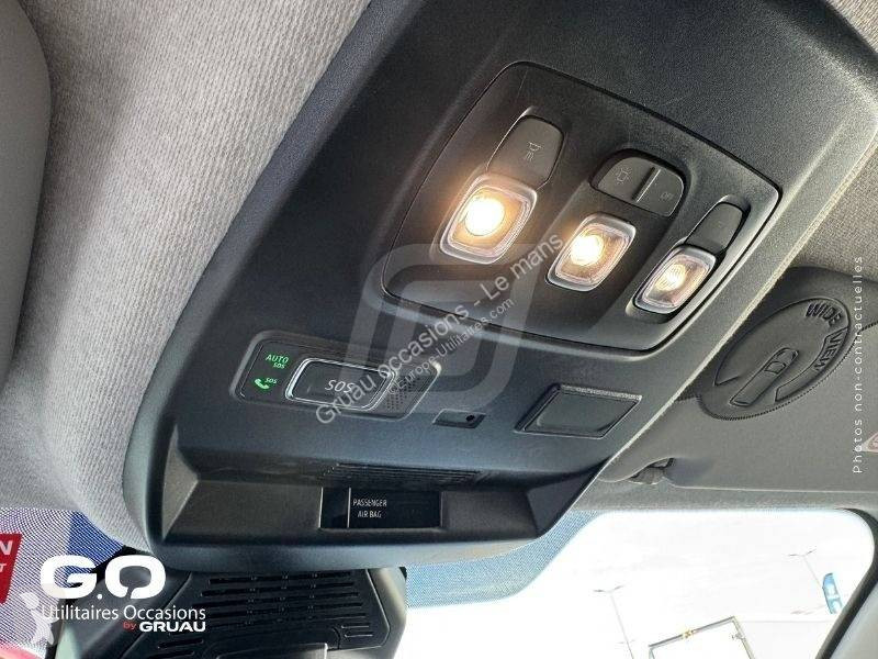Véhicule utilitaire Nissan