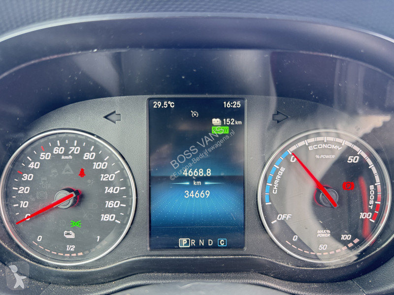 Furgoneta Mercedes 112 51 kWh L1 284kkm WLTP...