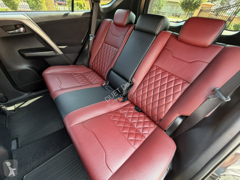 Samochód dostawczy Toyota RAV-4