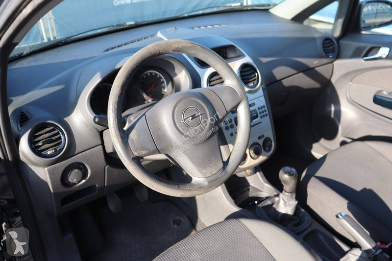 عربة نفعية Opel