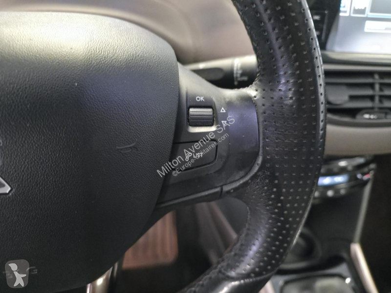 Véhicule utilitaire Peugeot 2008 1.6 e-HDi FAP...