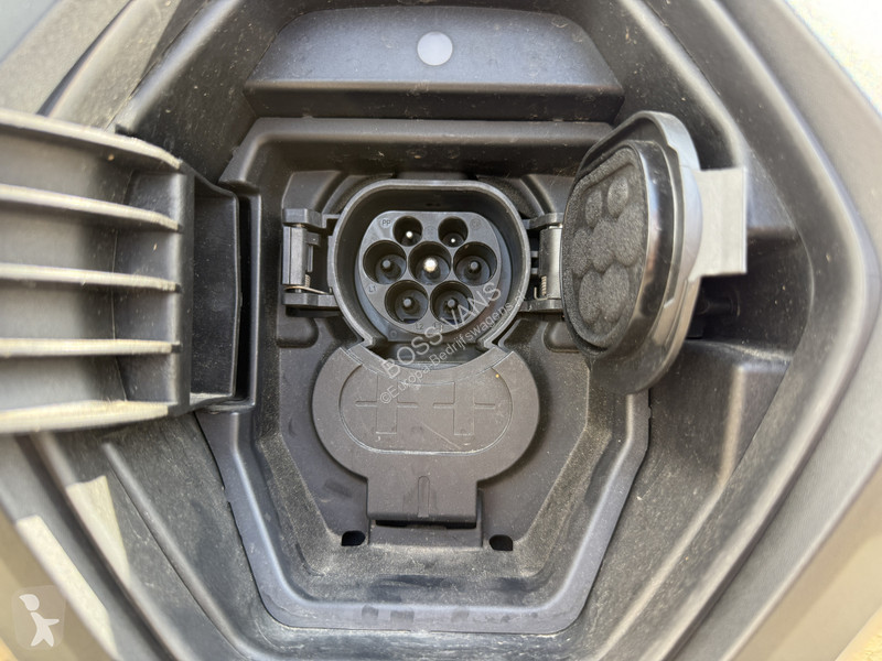 Furgoneta Renault E-Tech 45kWh 122PK L1...