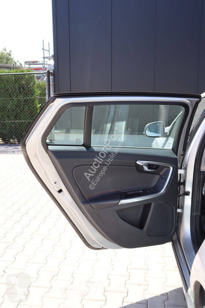Samochód dostawczy Volvo D3 R-Design