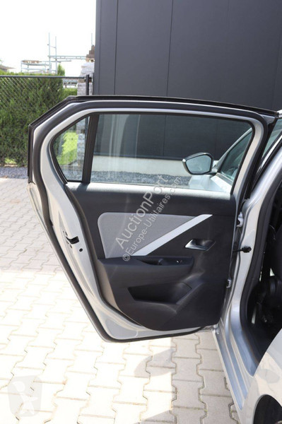 عربة نفعية Opel