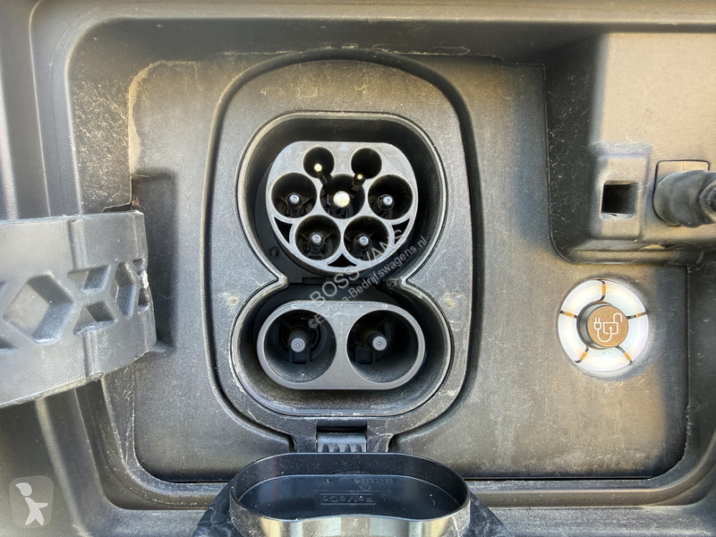 Véhicule utilitaire Ford 68kWh 184PK L4H3...