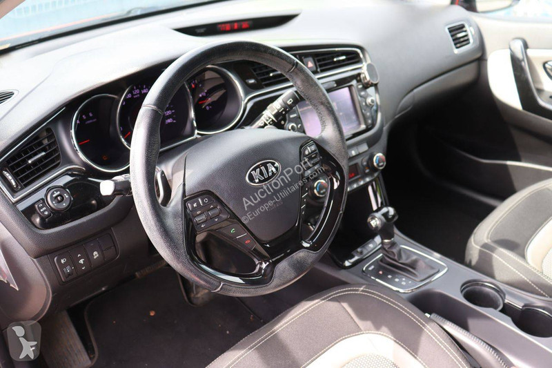 Véhicule utilitaire KIA  cee'd