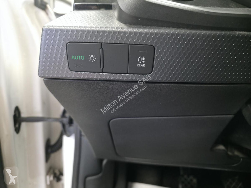 Véhicule utilitaire Audi Allstreet 1.0 30 TFSI...