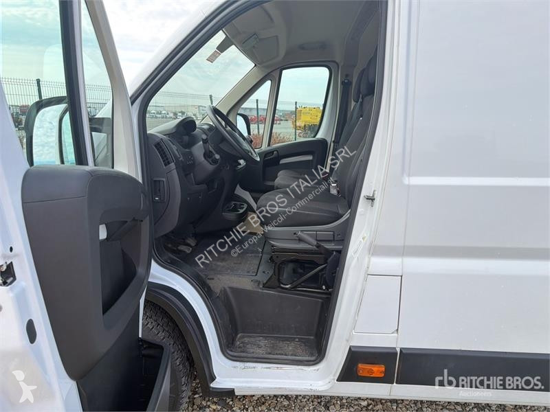 Véhicule utilitaire Opel 2.2