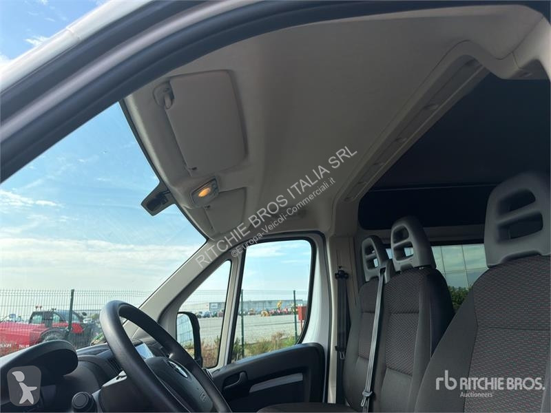 Véhicule utilitaire Opel 2.2