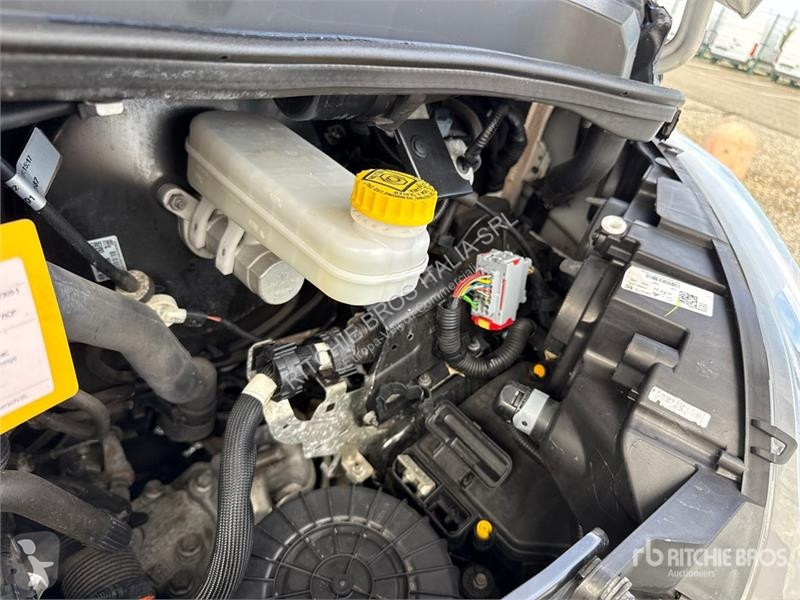 Véhicule utilitaire Opel 2.2