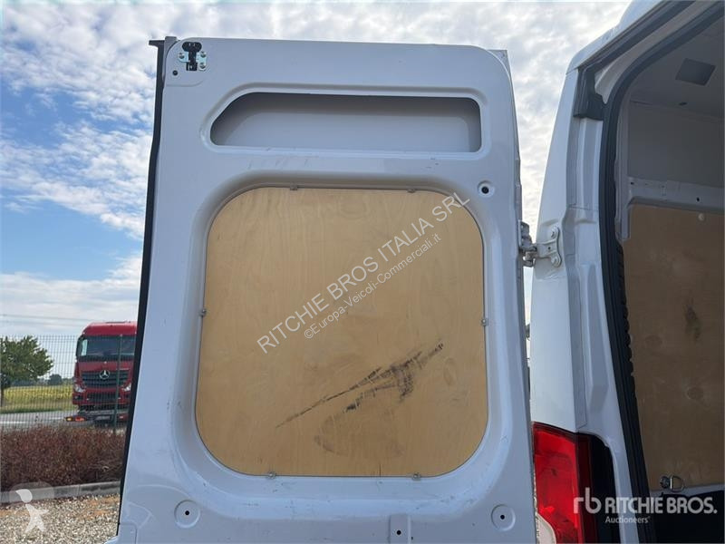 Véhicule utilitaire Opel 2.2