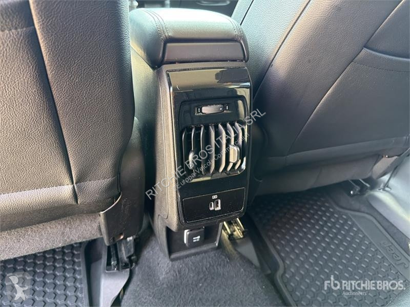 Лекотоварен автомобил Jeep 1.3