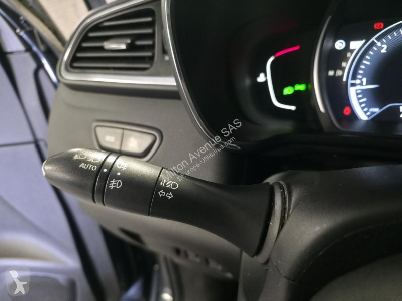 Лекотоварен автомобил Renault