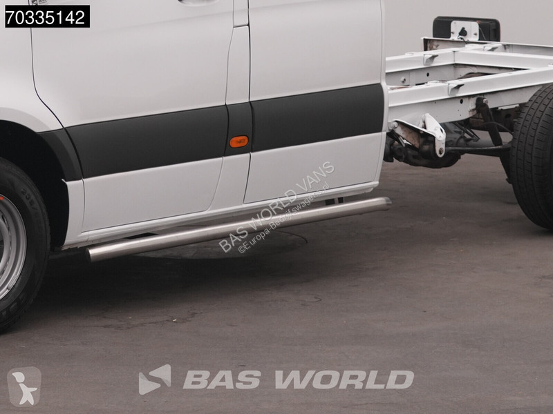 Комерційні автомобілі Mercedes 311 CDI Chassis...