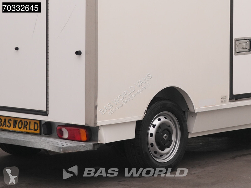 Лекотоварен автомобил Renault 125PK Lamberet...