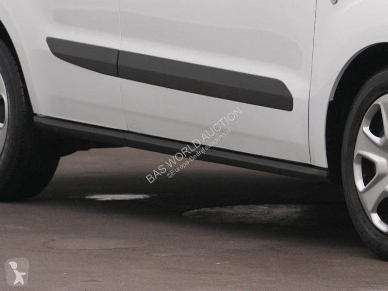 Furgoneta Ford Courier