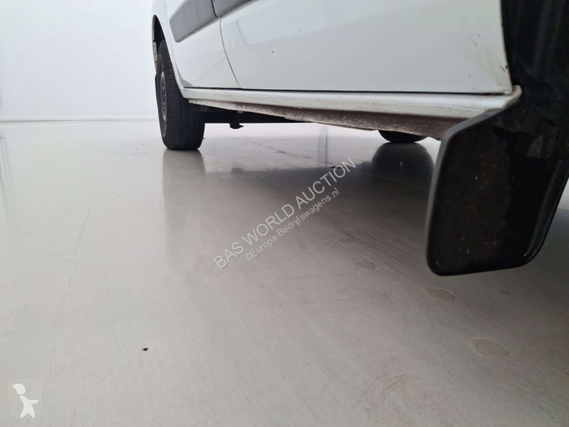 Лекотоварен автомобил Ford 340 1.0 L1H1 PHEV Tr...